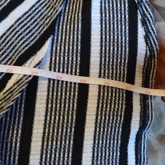 FSL Apparel Size L black white stripe bell sleeve V neck Knotted tie waist top - Picture 7 of 8